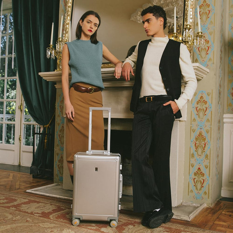 LEVEL8 Aluminum Suitcase Carry on Luggage 20-Inch Hardside Hand Spinner Trolley, Double TSA, Zipperless Luggage(56cm, 35.5L, Silver)
